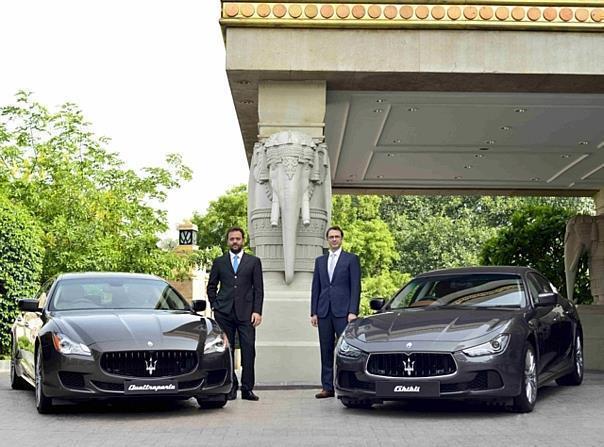 Maserati wieder in Indien: Umberto Cini (links) und FCAI-Chef Bojan Jankulovski. Foto: FCA/dpp-AutoReporter